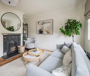3 bedroom flat to rent - Photo 2