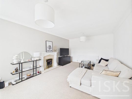 4 bedroom detached house to rent - Photo 1