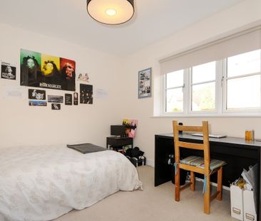 5 bedroom detached house to rent - Photo 3