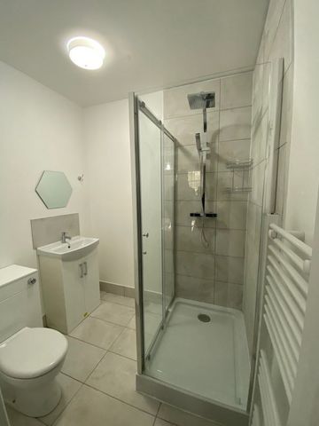 Hughes Road, Hayes, UB3 3AW - Photo 4