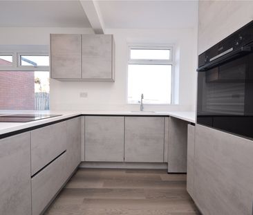 48, Kirkdale View, Leeds, West Yorkshire, LS12 6AR - Photo 6