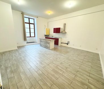 Location Appartement 3 pièces 99m² ROMANS SUR ISERE 26100 - Photo 3