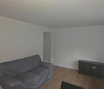 4 bedroom flat to rent - Photo 1