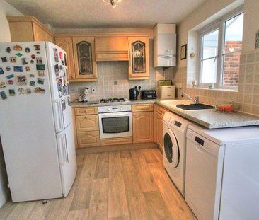 3 bedroom terraced house to rent - Photo 3