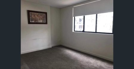 Modern Oversized Split-level Apartment in Central Ashfield - Photo 3