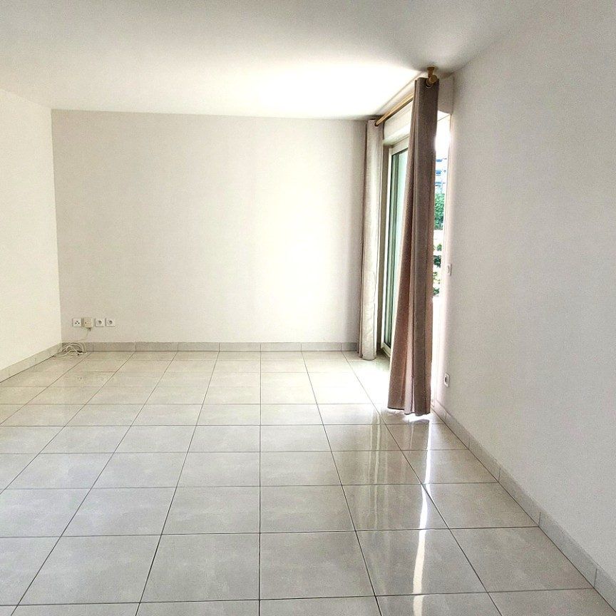 Location Appartement 3 pièces 72m² MARSEILLE 8ème - Photo 1