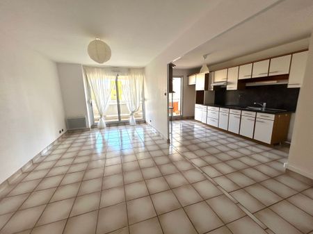 Location Appartement 3 pièces 73m² DIJON 21000 - Photo 4