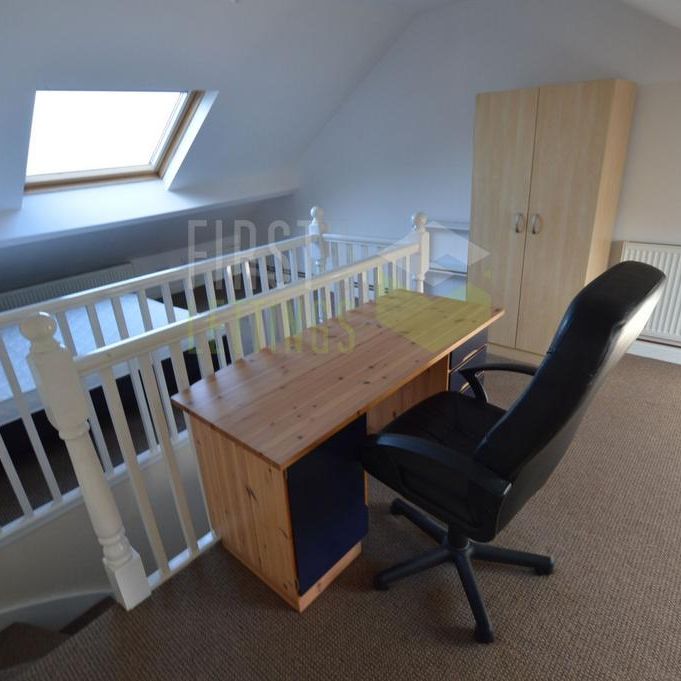 4 bedroom terraced house to rent - Photo 1
