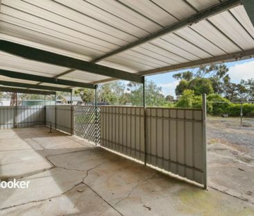 Rural living with large sheds! - Photo 5