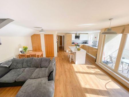 3 bedroom apartment to rent - Photo 4