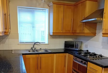 27 Woodhill Avenue, Gainsborough, DN21 1FB - Photo 3