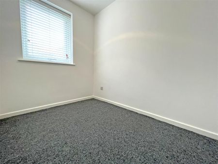 2 bedroom Town house to rent - Photo 3