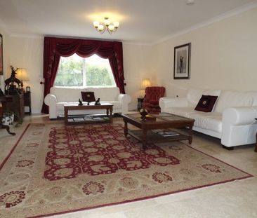 Ferndown - Photo 2
