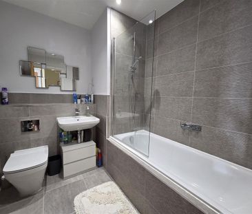 2 bedroom semi-detached house to rent - Photo 6