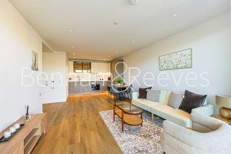 Samara Drive, Southall, UB1 - Photo 2