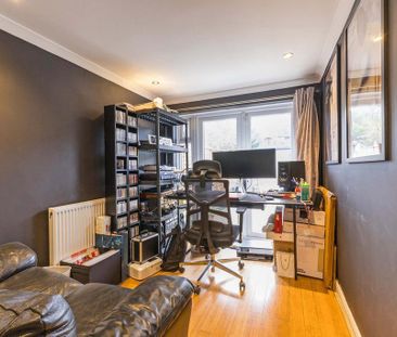 4 bedroom semi-detached house to rent - Photo 4
