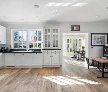Manor House Drive, Burwood Park, Walton On Thames, Surrey, KT12 - Photo 5