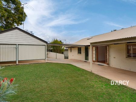 39 DEERDALE ST - Photo 3