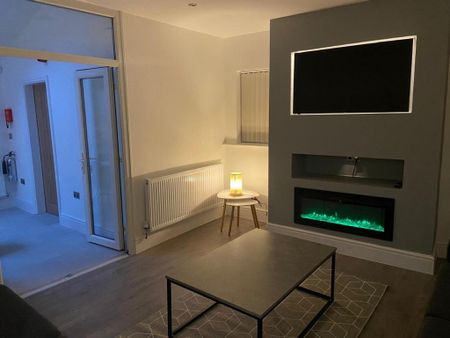 6 bedroom house to rent - Photo 3