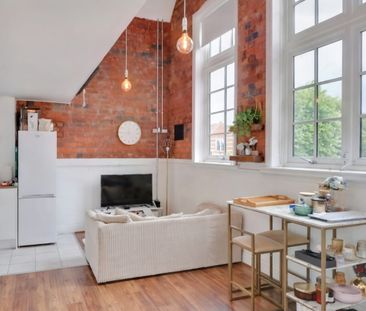 1 Bed Flat, Crocketts Lane, B66 - Photo 1