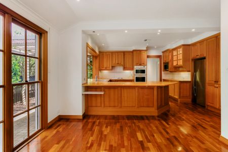 4 Bed, 2 Bath - Photo 5