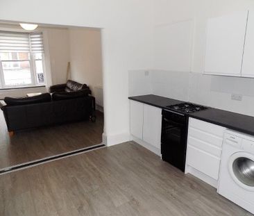 5 bedroom apartment to rent - Photo 4