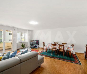 Beautiful volumes and light for this 4.5 room apartment with balcon... - Photo 2