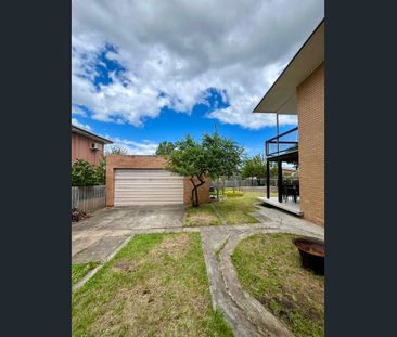 Double Storey Mid Century Style Sun drenched Family Home with large... - Photo 2