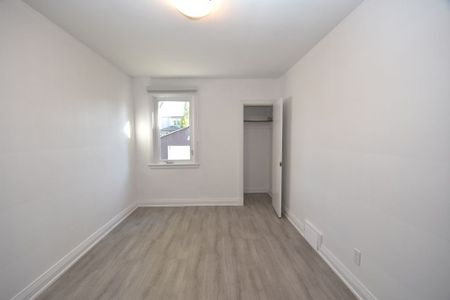 For Lease - 129 Felbrigg Avenue, Toronto, Ontario - Photo 2