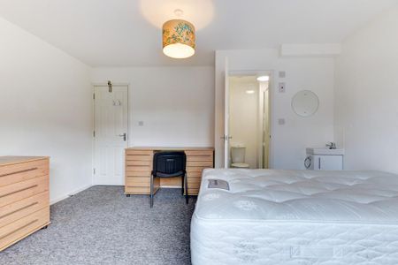 5 bedroom house to rent - Photo 2