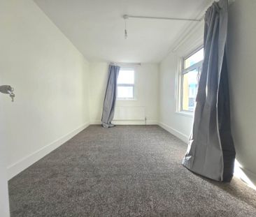 Guide Price £2,500 pcm - Available Now - Part Furnished - Photo 6