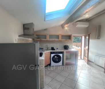 Location Appartement 2 pièces 35m² SIX FOURS LES PLAGES 83140 - Photo 2