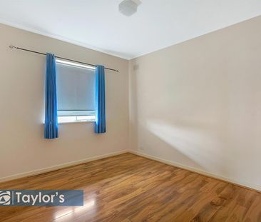 CONVENIENTLY LOCATED UPDATED FAMILY HOME - Photo 4
