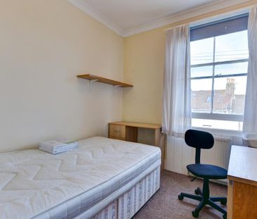 6 bedroom house to rent - Photo 3