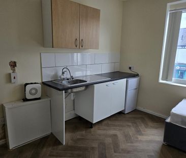 Studio to rent - Photo 3