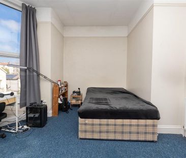 3 bedroom flat to rent - Photo 5
