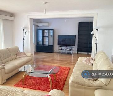 6 bedroom detached house to rent - Photo 2