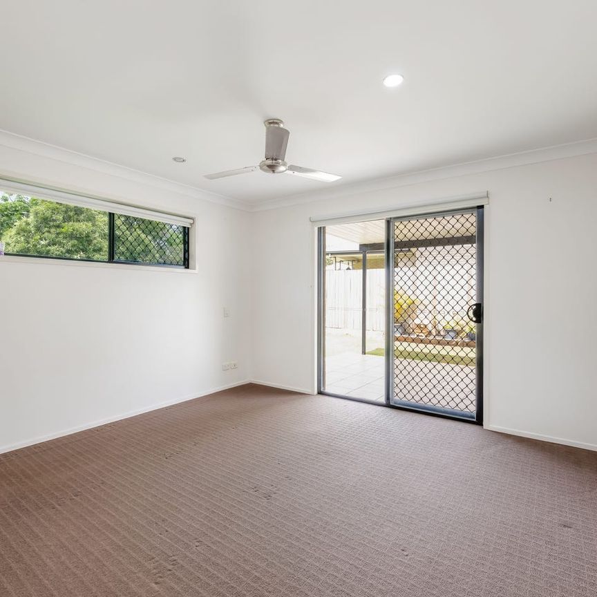 CHARMING 4 BEDROOM FAMILY HOME - Photo 1