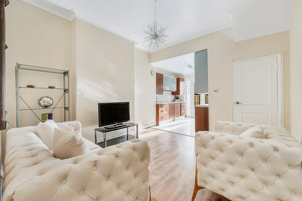 1 bedroom flat to rent - Photo 1