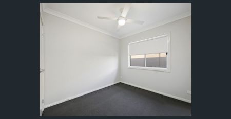 Near-new, premium family home - Photo 3