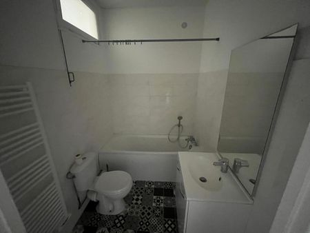 Location Appartement 1 pièce 30m² LA ROCHELLE 17000 - Photo 3