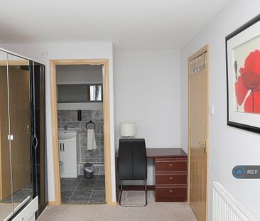 3 bedroom semi-detached house to rent - Photo 4