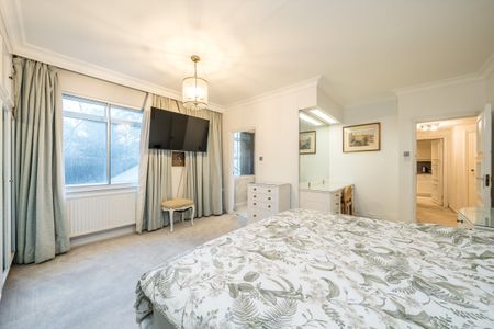 Montrose Court, London, SW7, London - Photo 2