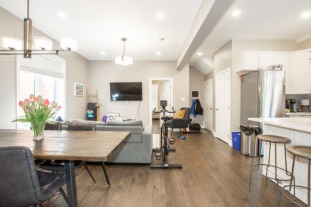 **ALL INCLUSIVE** 2 Bedroom Main Unit in Hamilton!! - Photo 3