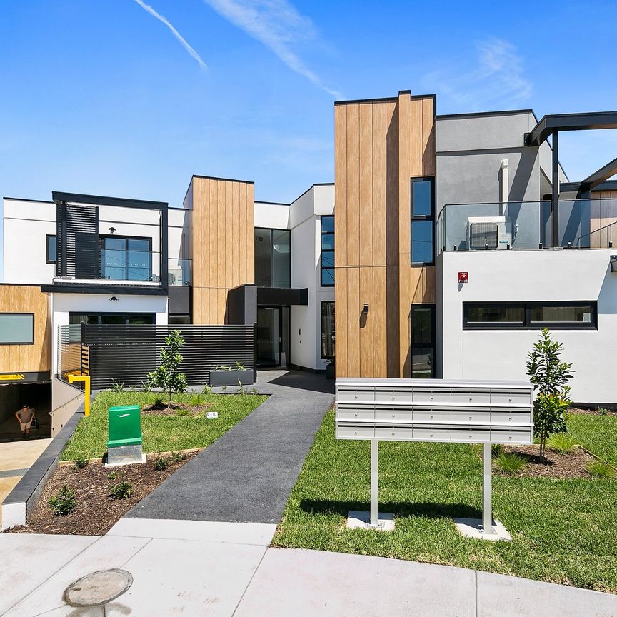 6/2 Howard Court, Clayton - Photo 1