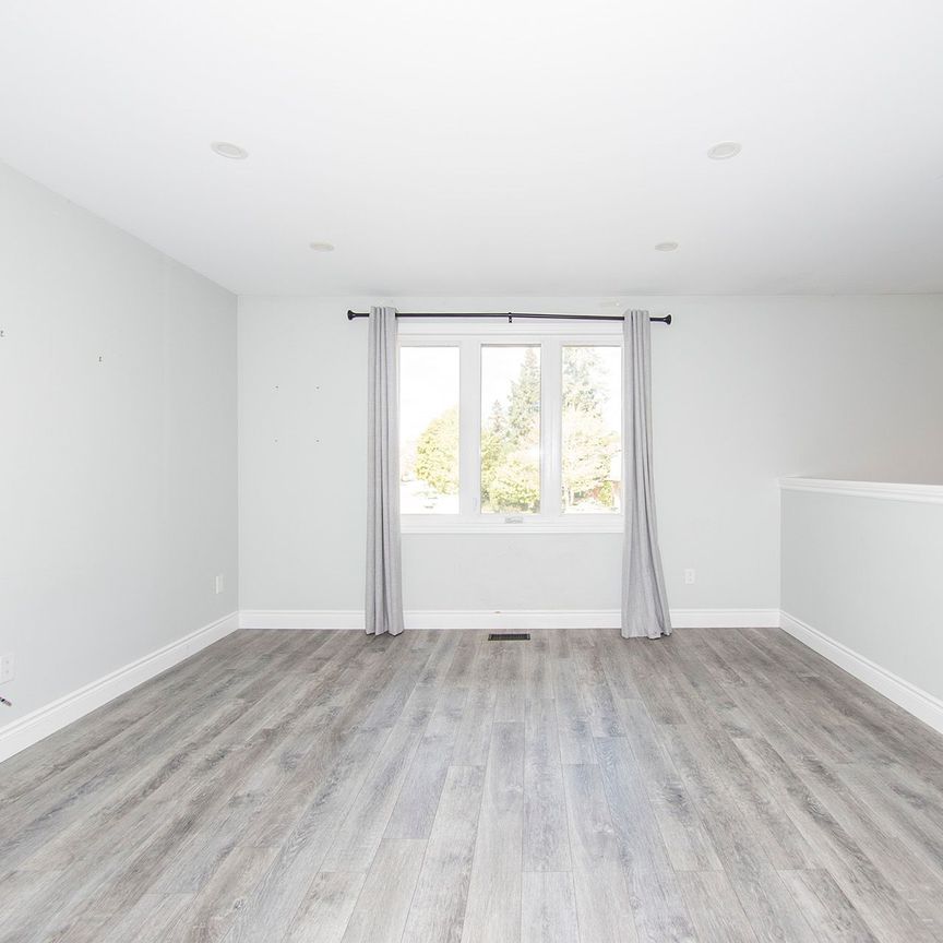 For Lease - 389 Churchill Court Unit# A, Waterloo, Ontario - Photo 1