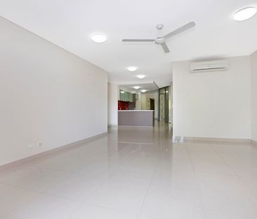 Modern coastal living in a highly desirable location - Photo 2