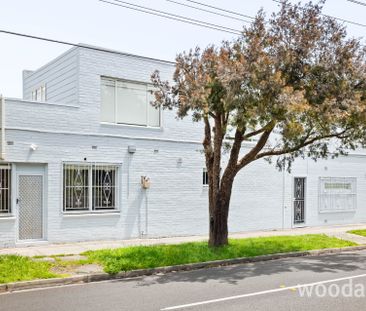 Renovating apartment with utilities included - Photo 5
