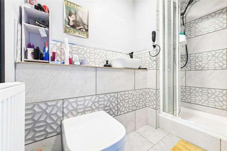 Coombe Way, Farnborough, Hampshire, GU14 - Photo 3