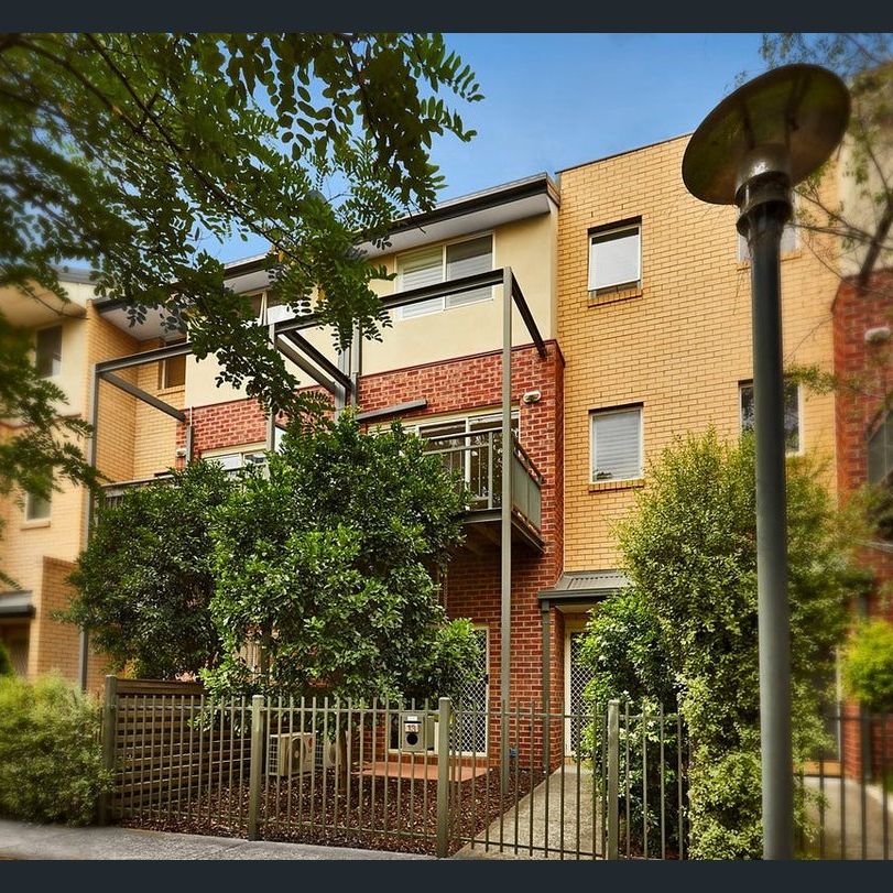 13 Cavalry Circuit, Maribyrnong VIC 3032 - Photo 1